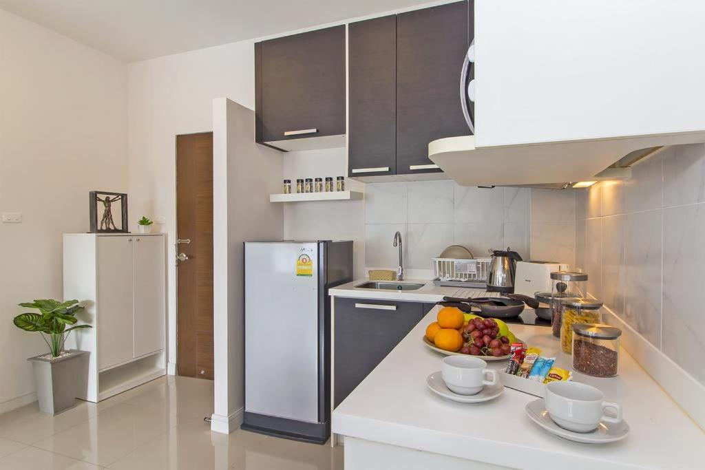 Chic Condo By Resava Karon Esterno foto