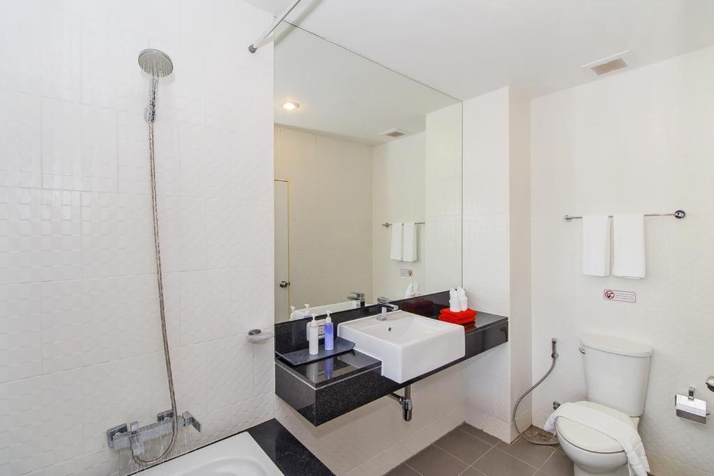 Chic Condo By Resava Karon Camera foto